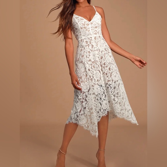 LuLu White Lace Midi Dress. Size Small. White lace overlay a nude knit liner. - Picture 2 of 5